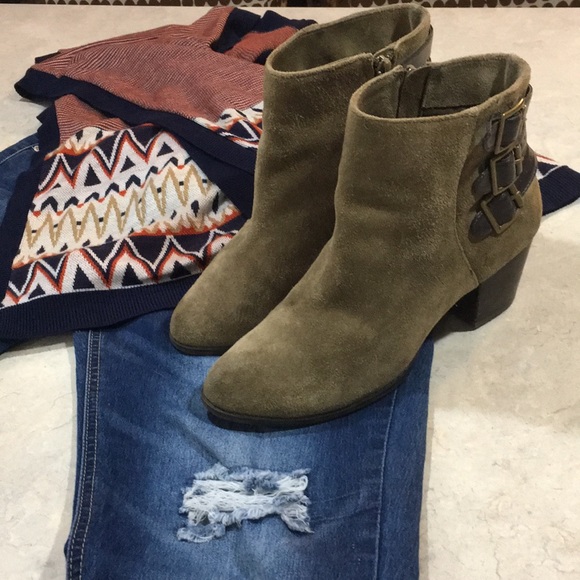 Adorable Brown Suede Booties! - Picture 1 of 6